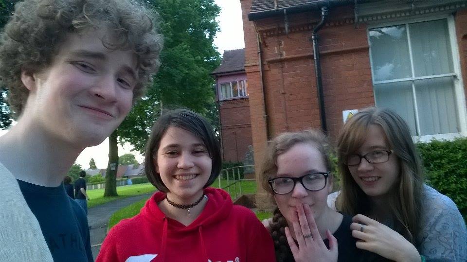 13735497_303955379946083_312418660_n